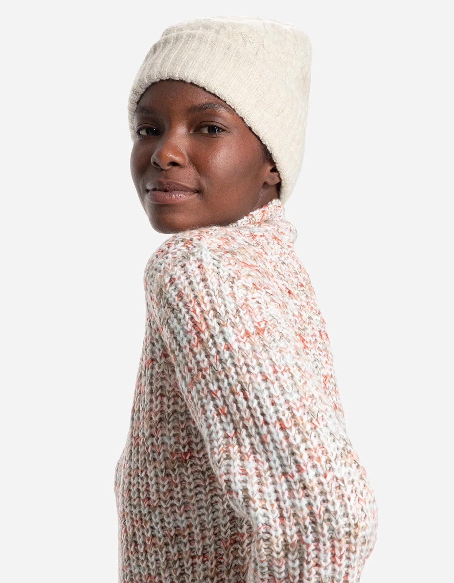 Gebreide muts - kabelpatroon - beige