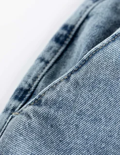 Jeans - Contrastnaden - lichtblauw