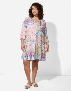 Jurk - Motief all-over - wit