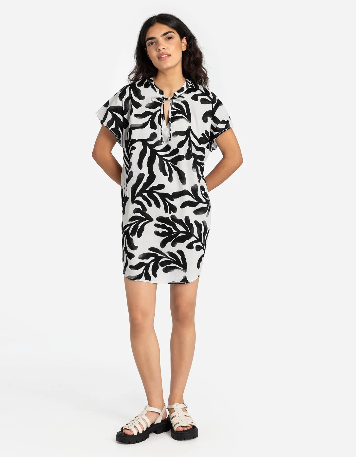 Jurk - Oversized schouders - wit