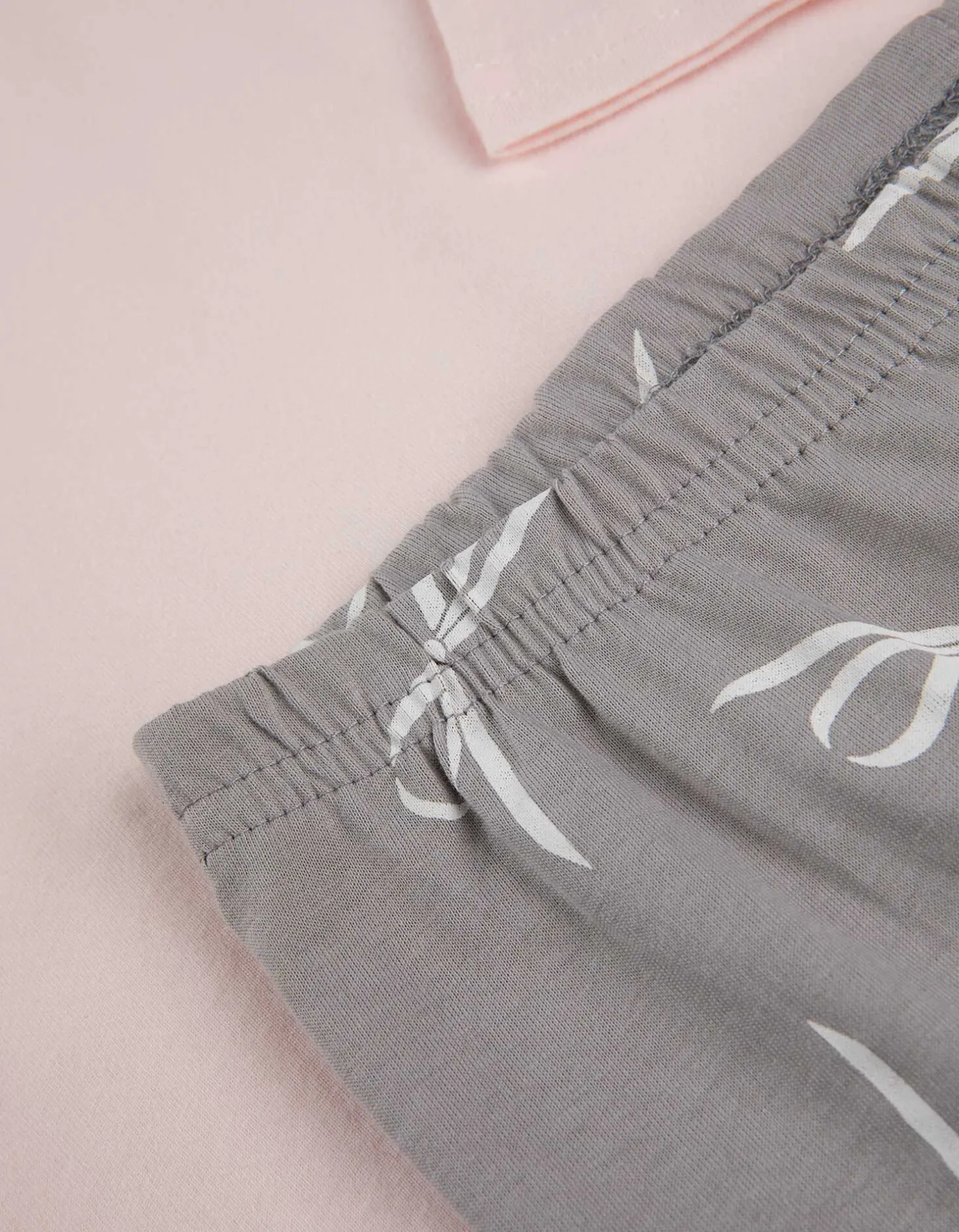 Pyjamaset bestaande uit shirt met lange mouwen en broek - Print - brons