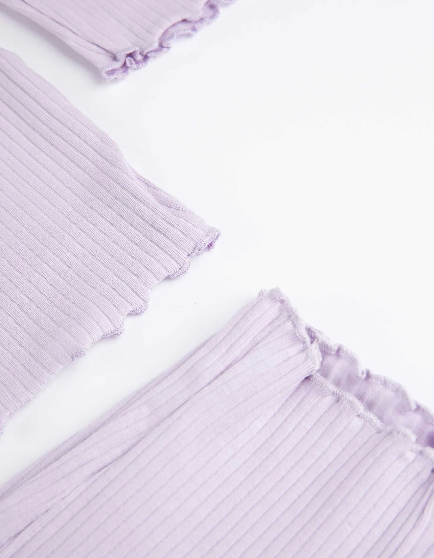Pyjamaset bestaande uit shirt met lange mouwen en broek - Geschulpte zoom - lila