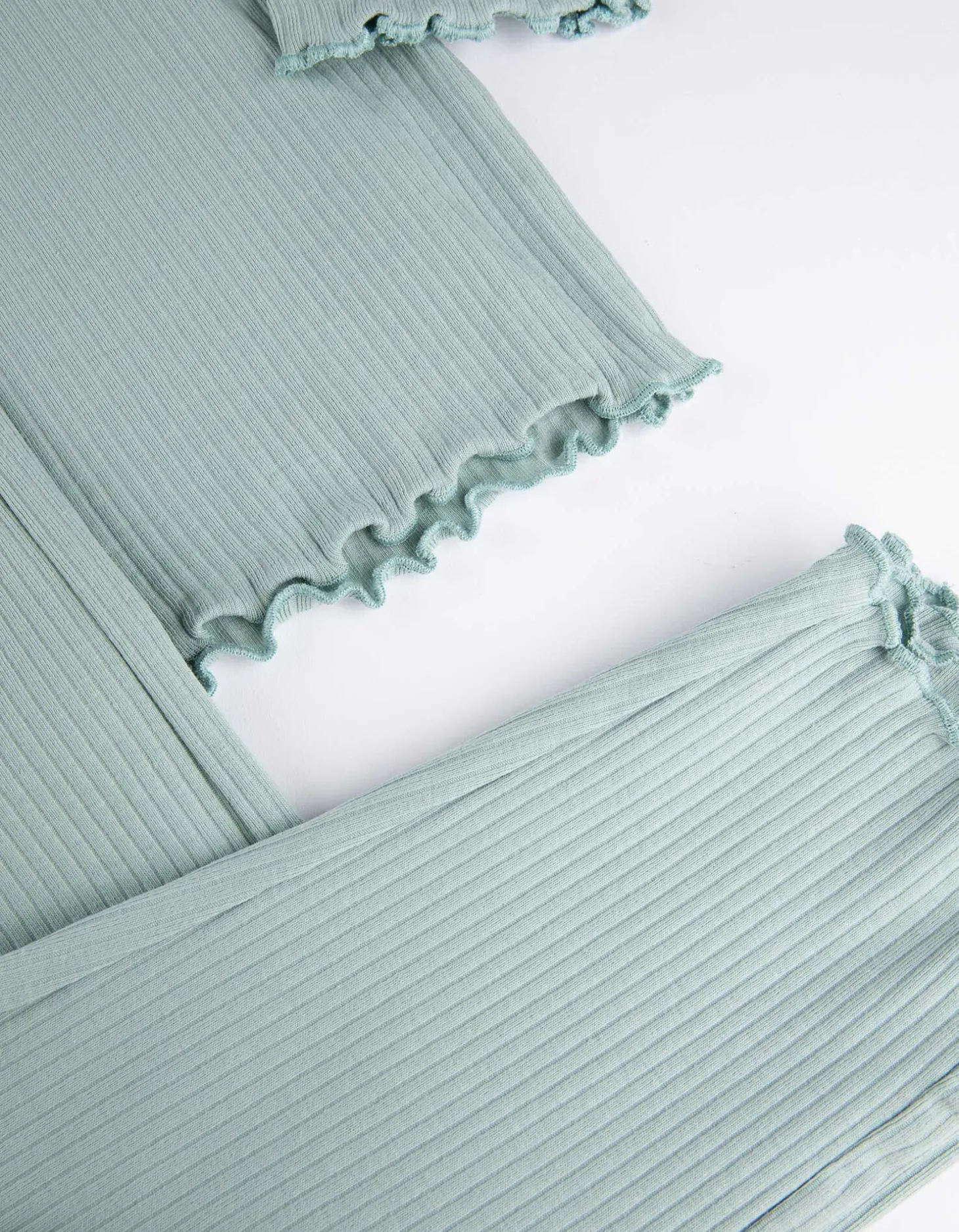 Pyjamaset bestaande uit shirt met lange mouwen en broek - Geschulpte zoom - groen