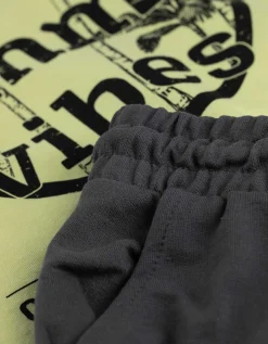 Set van shirt en shorts - Print op rug - lichtgeel