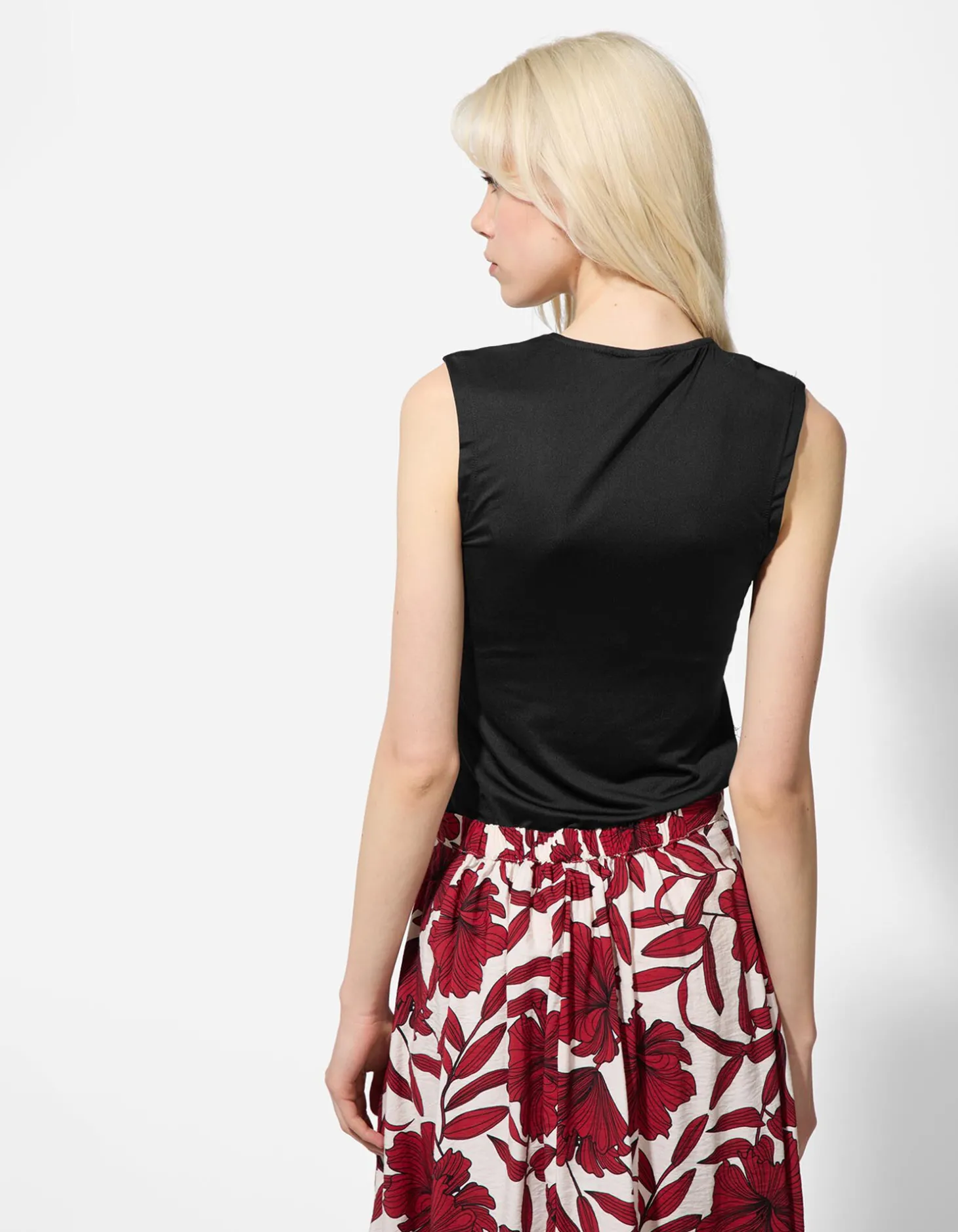 Top - Hoekige hals - zwart
