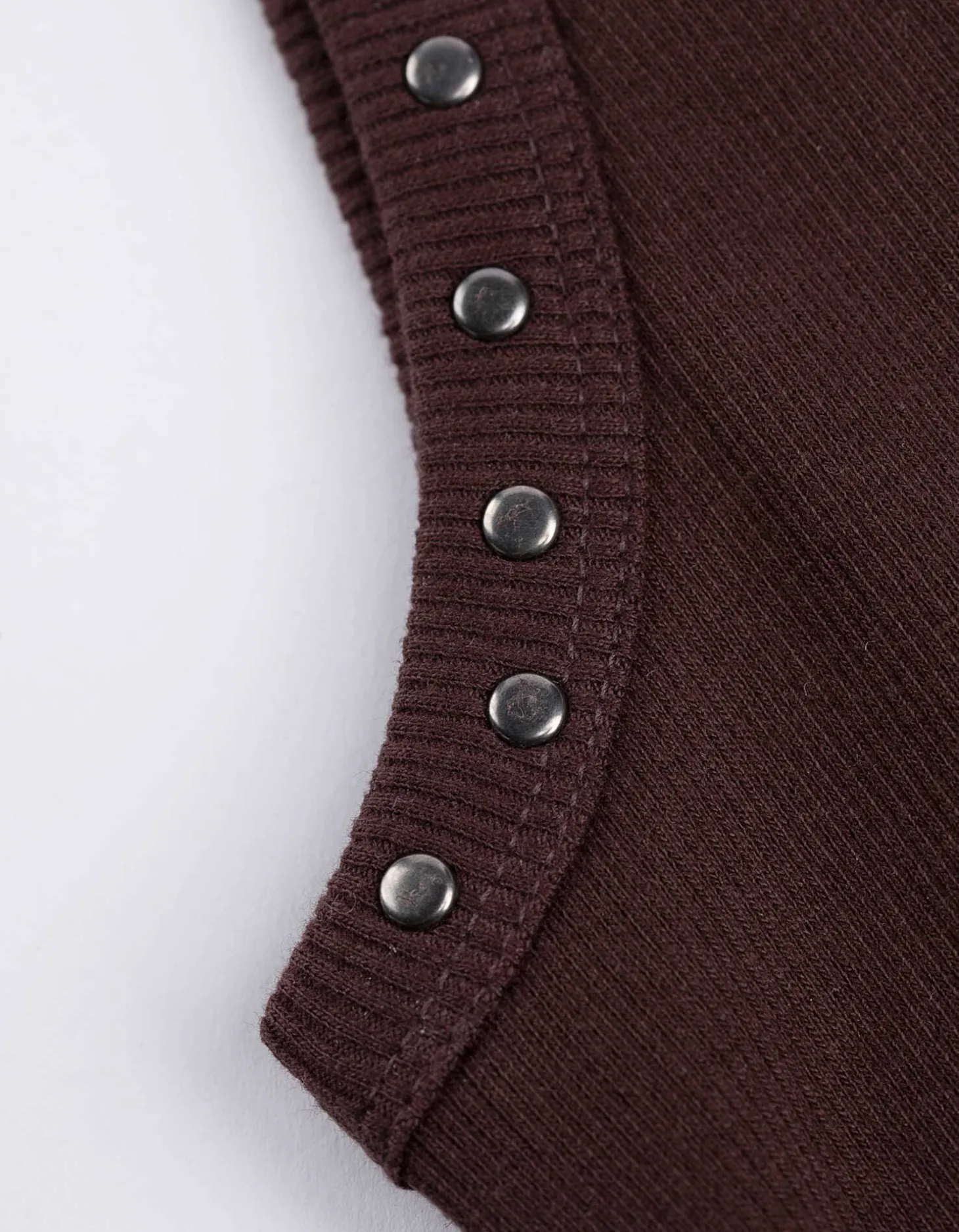 Top - Met studs - donkerbruin