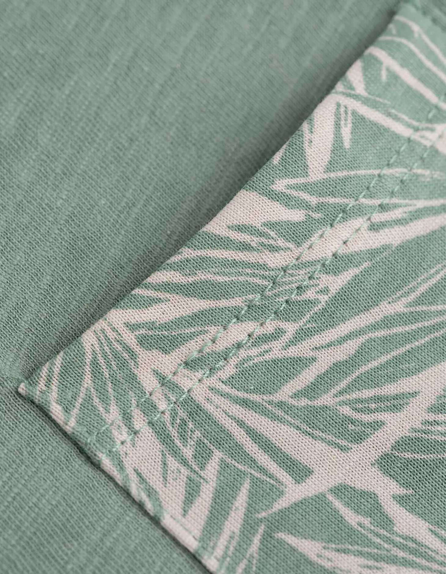 T-shirt - Borstzak - groen