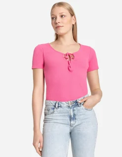 T-shirt - Hals met cut-out - pink