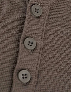 T-shirt - Knoopsluiting - lichtbruin