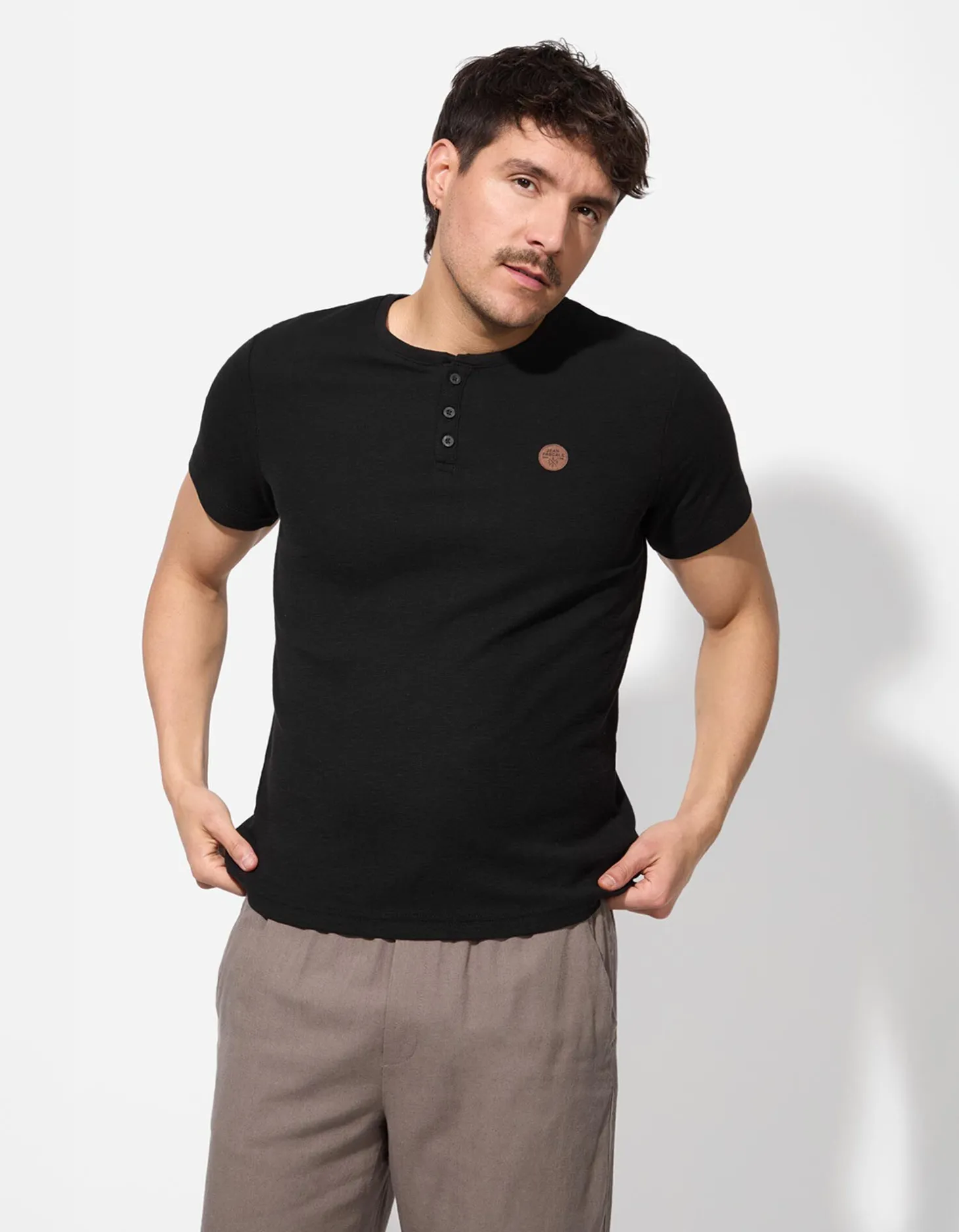 T-shirt - Knoopsluiting - zwart