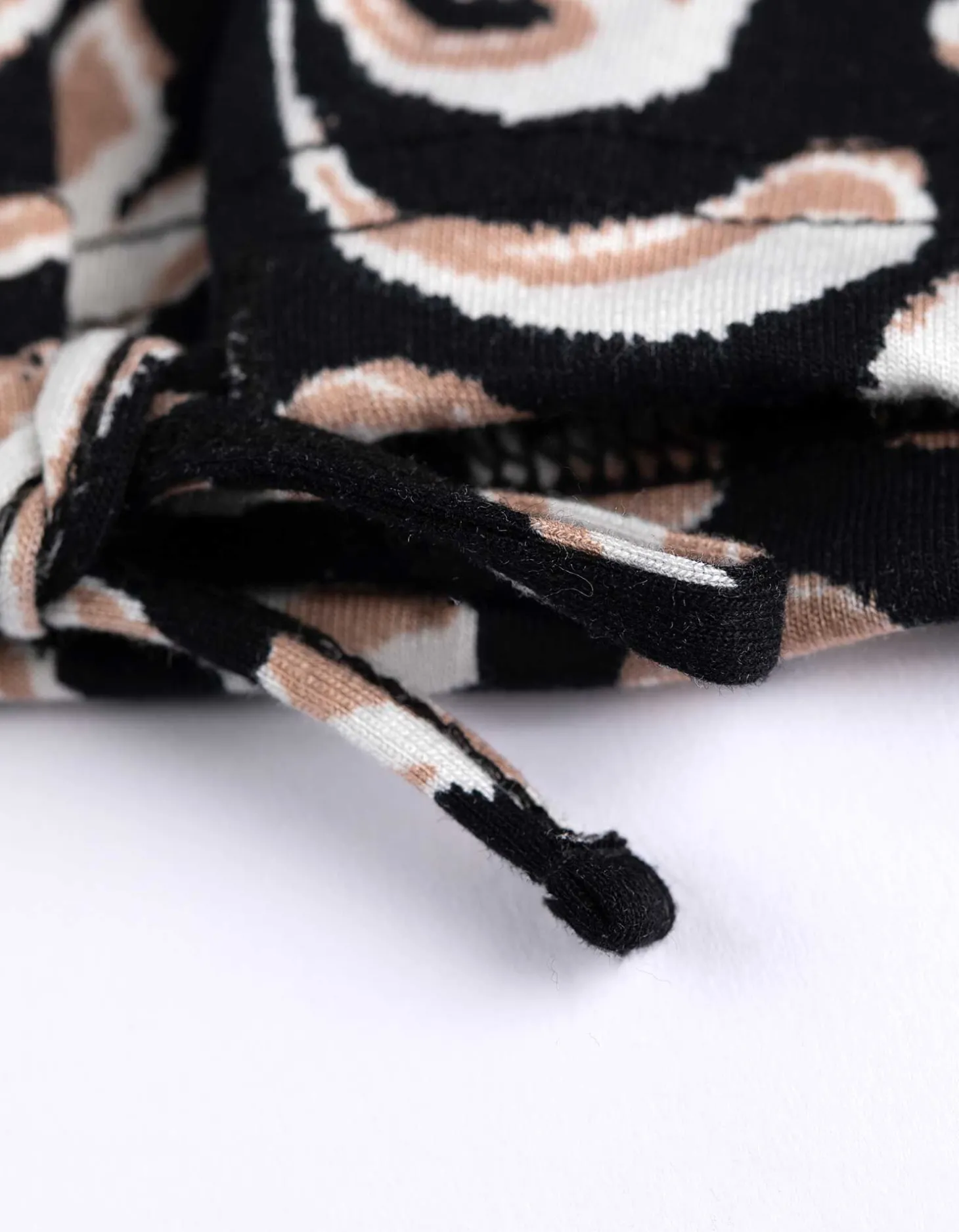 T-shirt - Print all-over - zwart
