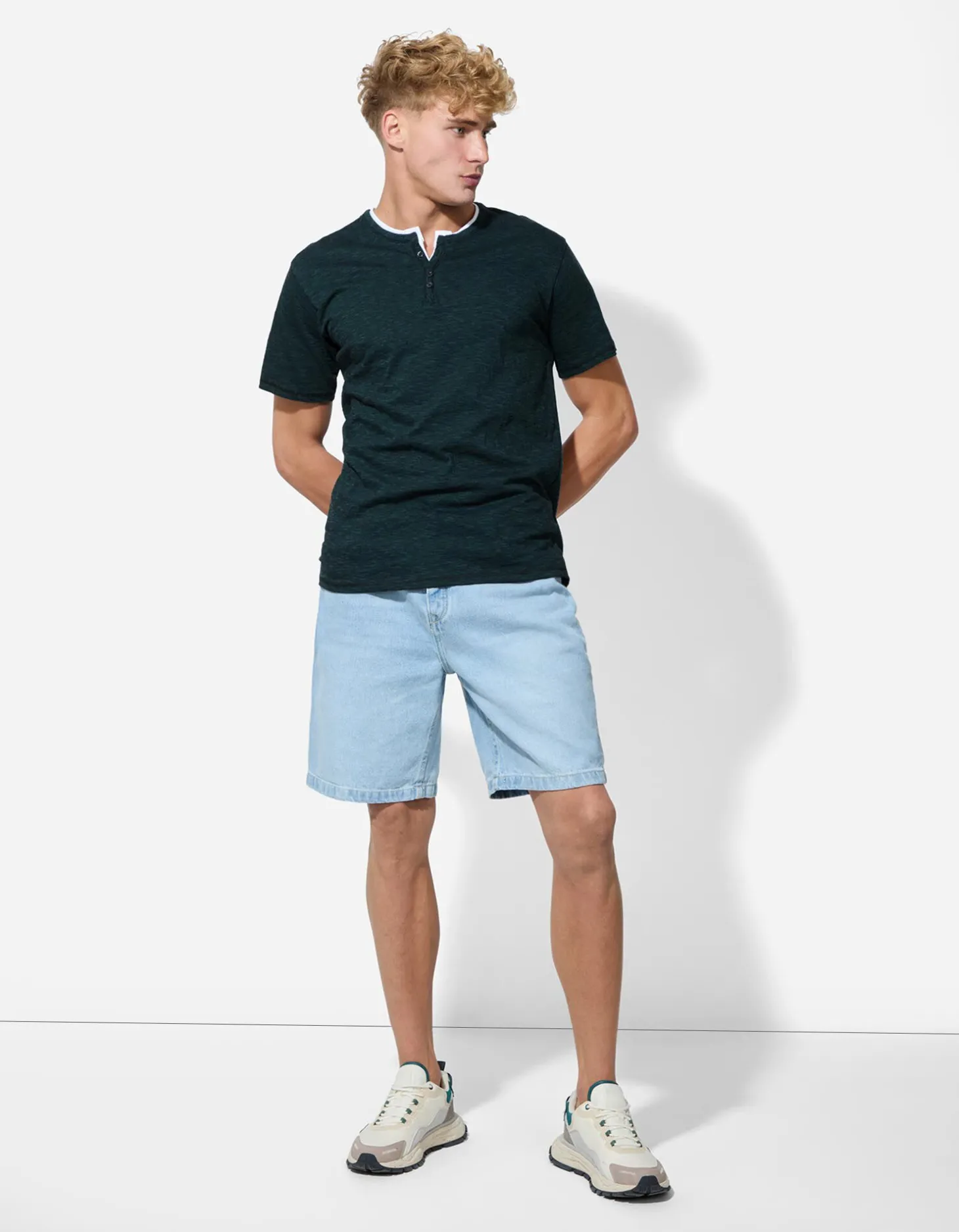 T-shirt - Regular fit - donkergroen