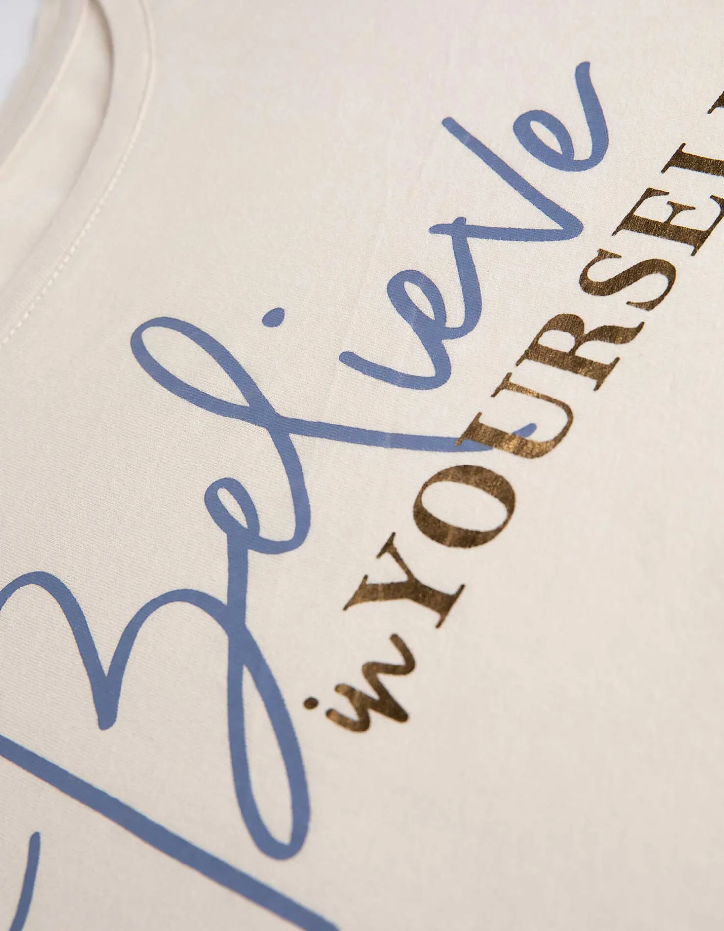 T-shirt - Vooropdruk - beige