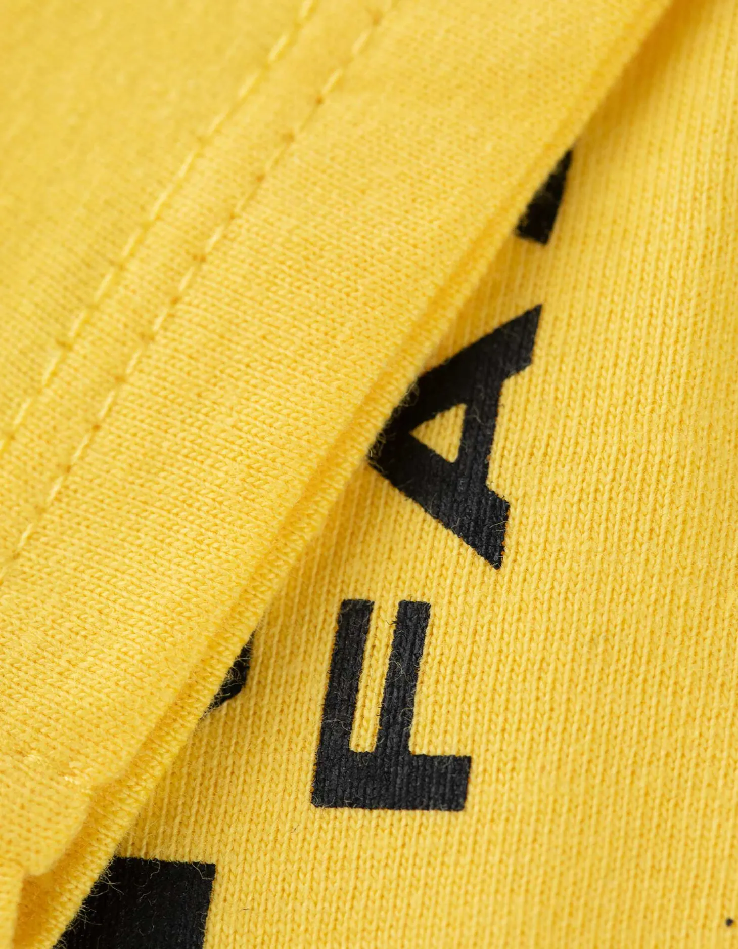 T-shirt - Vooropdruk - geel